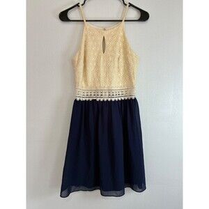 I.N. San Fransico Junior ivory Lace Mini Dress with Peak a bo middle sz 3